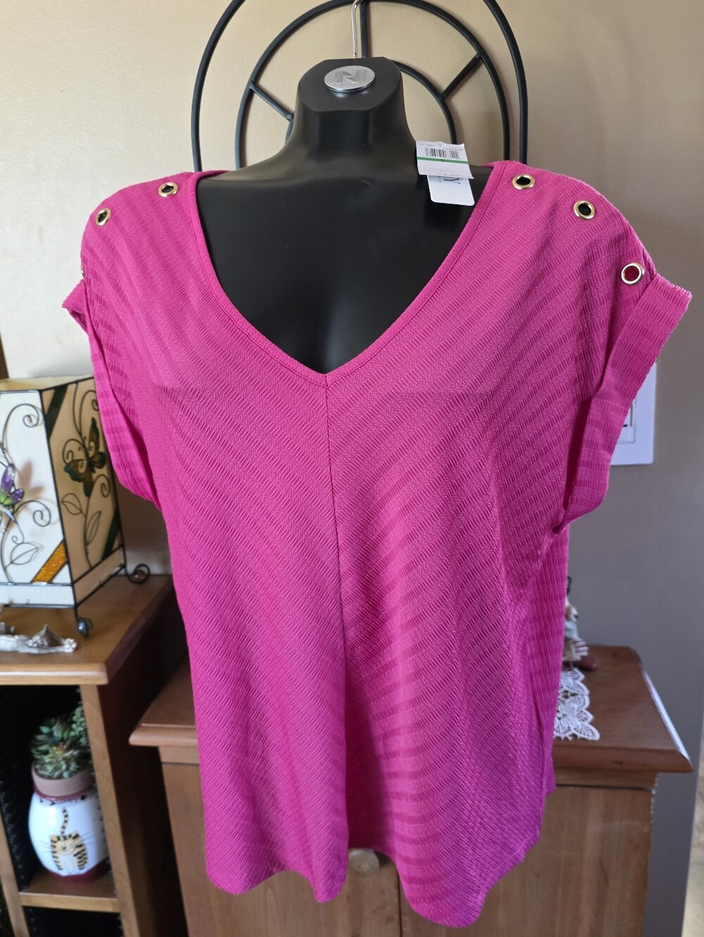 🆕️ RIO & RIAN Women’s V-Neck Capped Sleeves Lightweight Top - Fuchsia Pink Sz L